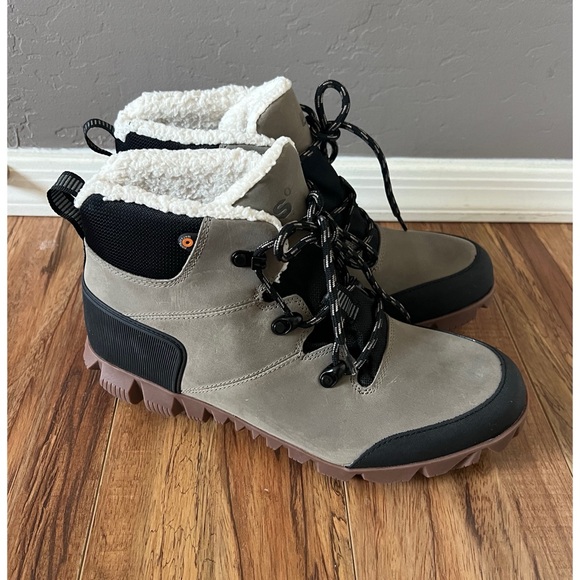 Bogs - Women's - Boots Arcata
Urban Leather... Size 10 - Picture 5 of 12